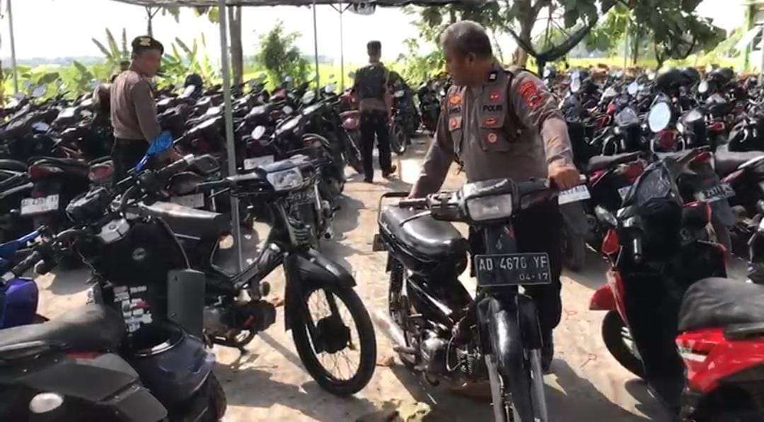 Polisi di Sragen Razia Sepeda Motor Di Lingkungan Sekolah, Total 14 Kendaraan Berhasil Diamankan